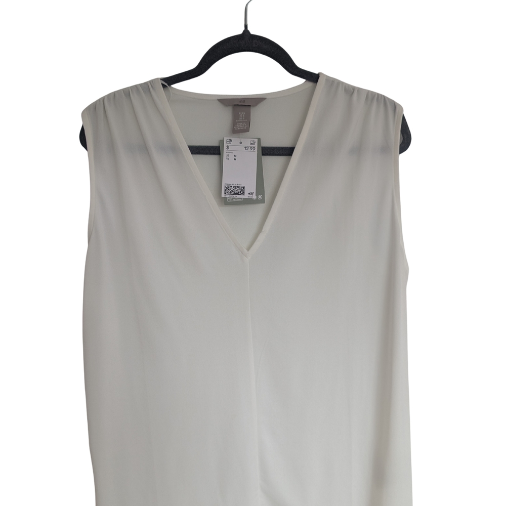 H&M Cream V-Neck Sleeveless Blouse